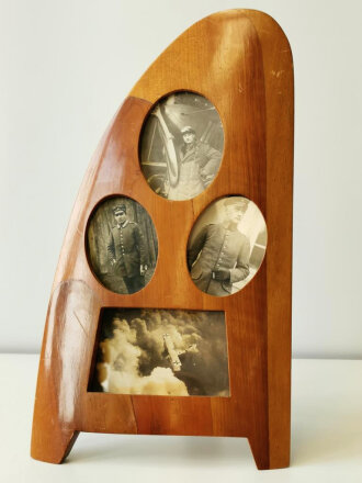 Fliegerei 1. Weltkrieg, dekorativer Bilderrahmen aus Propellerblatt in gutem Zustand. Ich habe den Rahmen nicht geöffnet, gehe aber davon aus das die Fotos NICHT original sind. Der Rahmen in gutem Zustand, Gesamthöhe 44cm