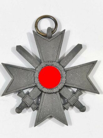 Kriegsverdienstkreuz 2.Klasse mit Schwertern aus Zink, in...