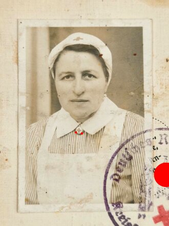 Deutsches Rotes Kreuz, Personalausweis einer Helferin aus Frankenthal
