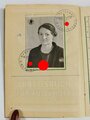 Arbeitsbuch für Ausländer, hier einer Französin, ausgestellt am 11.9.44, einmal gelocht