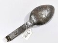 2.Weltkrieg, Gabel-Löffel Kombi, Eisen verzinnt, im Stil des 1.Weltkrieg, hat noch den Haken für die Halterung im Kochgeschirr. Datiert 1943