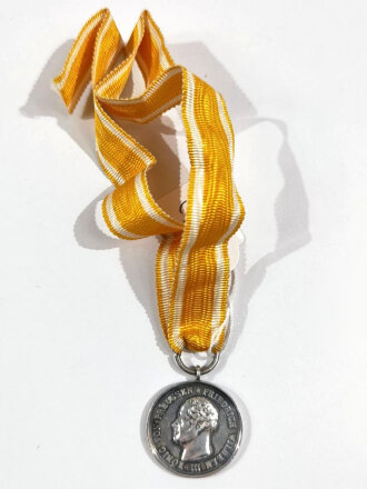 Preußen, Medaille für Rettung aus Gefahr 1885-1907 (König Friedrich Wilhelm III.) Sehr guter Zustand, an unrichtigem Band