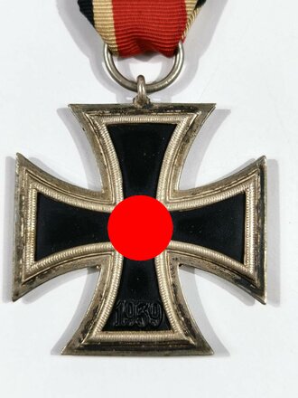 Eisernes Kreuz 2.Klasse 1939, ohne Herstellermarkierung, kann aber C.E. Juncker zugeordnet werden. Magnetisch, sehr guter Zustand