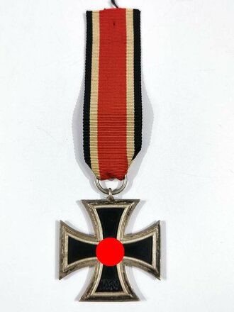 Eisernes Kreuz 2.Klasse 1939, ohne Herstellermarkierung, kann aber C.E. Juncker zugeordnet werden. Magnetisch, sehr guter Zustand