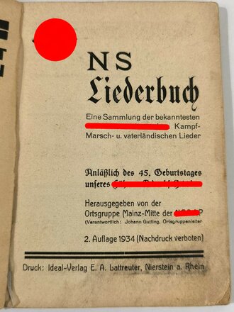 "NS Liederbuch" Eine Sammlung der bekanntesten NS Kampf-Marsch-u.vaterländischer Lieder. 2.Auflage 1934 mit 96 Seiten. Buchrücken neuzeitlich geklammert und geklebt