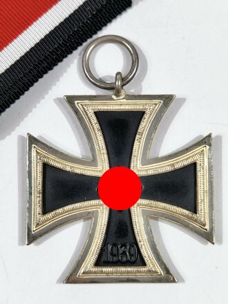 Eisernes Kreuz 2.Klasse 1939. Ohne Hersteller im Bandring, aber Rudolf Wächtler & Lange, Mittweida zuzuordnen. Schwärzung des Hakenkreuzes 100%, magnetisch