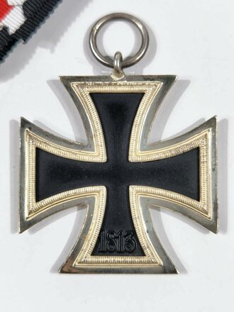 Eisernes Kreuz 2.Klasse 1939. Ohne Hersteller im Bandring, aber Rudolf Wächtler & Lange, Mittweida zuzuordnen. Schwärzung des Hakenkreuzes 100%, magnetisch