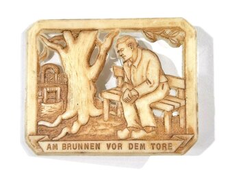 Winterhilfswerk Pommern, Kunststoffabzeichen Am Brunnen...