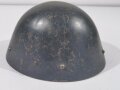 Tschechoslowakei 2.Weltkrieg,  Stahlhelm M32/34. Komplett, guter Zustand, als Beutestück blau überlackiert und so für Luftschutzzwecke verwendet