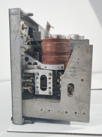 80 Watt Sender a datiert 1942 ( für Panzerspähwagen und Schützenpanzer) , Originallack, zum Teil verbastelt