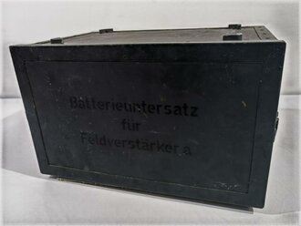 "Batterieuntersatz für Feldverstärker a" Original lackiertes Gehäuse mit zugehörigem Deckel, sehr guter Gesamtzustand