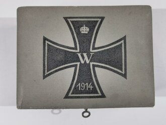 1.Weltkrieg, patriotische Aufbewahrungsschachtel für z.B. Feldpostbriefe. 15 x 21 x 7 cm, abschliessbar, mit aufgedrucktem Eisernen Kreuz 1914
