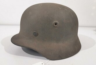 Stahlhelm Modell 1940, in allen Teilen originales Stück, ungereinigt