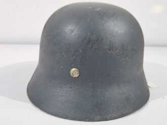 Stahlhelm Luftwaffe Modell 1940, in allen Teilen originales Stück, vermutlich sehr guter Wasserfund. Das Innenfutter eingefettet