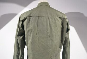 U.S. 1970 dated Coat, Mans Combat, Tropical, 3rd pattern, ripstop. Size x small regular, very good condition