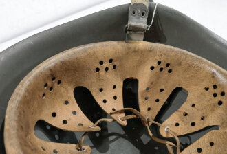 Italien 2. Weltkrieg, Stahlhelm M33 , Originallack