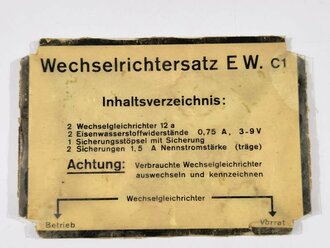 Beschriftungsfeld zum Wechselrichtersatz EW.c1 der Wehrmacht aus Kunststoff. Originalstück