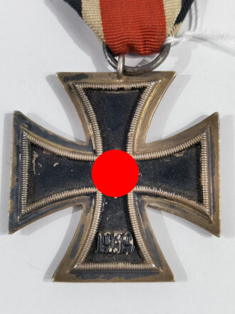 Eisernes Kreuz 2.Klasse 1939 , Hersteller "19" im Bandring für Wiedmann Frankfurt, ungereinigtes Stück, magnetisch