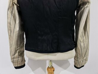 Reichs- Kriegsmarine, dunkelblaue Paradejacke in sehr gutem Zustand, Kammerstück von 1935