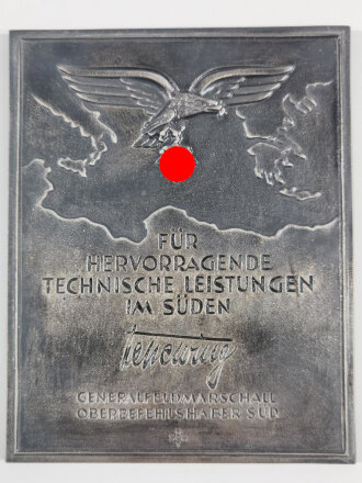 Luftwaffe, nicht tragbarer Ehrenschild " Für hervorragende technische Leistungen im Süden"  Eisen geschwärzt, Hersteller Mitteldeutsche Stahlwerke AG Lauchhammer, 15 x 19cm