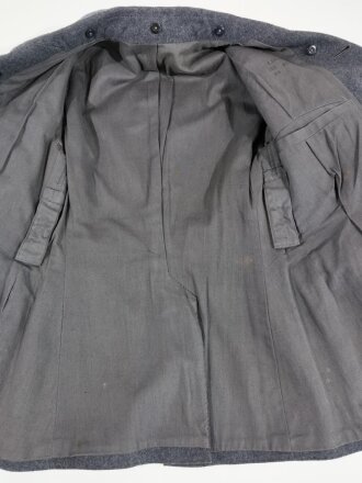 Luftwaffe, Waffenrock für Mannschaften fliegendes Personal. Originalvernähtes, frühes Kammerstück in beinahe neuwertigem Zustand