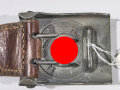 Feuerlöschpolizei, Koppelschloss für Mannschaften aus getöntem Aluminium, Hersteller OLC, Lederlasche datiert 1936