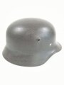 Stahlhelmglocke Wehrmacht Heer Modell 1940. Original lackiertes Stück, anscheinend war der Helm mal überlackiert und wurde gereinigt. Hersteller Q66
