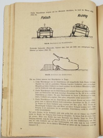 Merkheft für Kraftfahrausbildung "Gepanzerte Selbstfahrlafette für Sturmgeschütz 7,5cm Kanone" datiert 1942. Din A4, 49 Seiten, komplett, Deckblatt lose