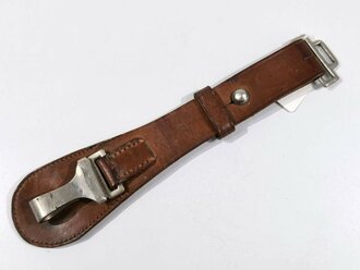 Unterer Teil einer Schultertragevorrichtung zum Tragen einer Blankwaffe der Wehrmacht, braunes Leder