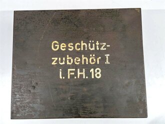 Transportkasten Wehrmacht   "Geschützzubehör  l.F.H.18". Originallack, Verschluss defekt