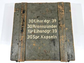 Transportkasten Wehrmacht   "30 Eihandgr.39". Originallack, datiert 1940