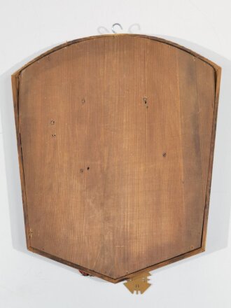 Fallschirmjäger, Erinnerungstafel eines Angehörigen. Bis auf die Ostmedaille alle Orden mehr oder weniger entnazifiziert, alles aufgeklebt, Höhe der Holzplatte 44cm