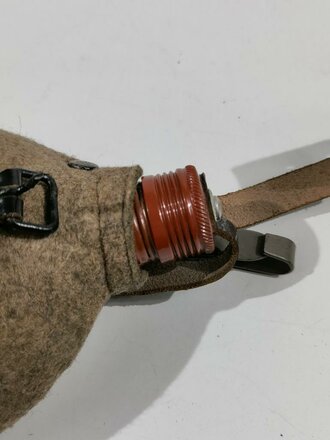Feldflasche Wehrmacht, Becher MN43, leicht  getragenes Stück