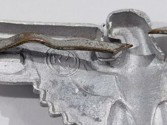Waffen SS , Adler für die Schirmmütze aus Aluminium. Hersteller RZM M1/72, getragenes Stück in gutem Zustand